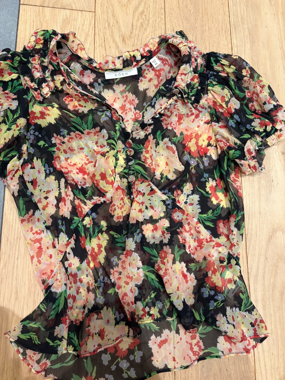Doen Alona Black Floral Sheer Button-Front Blouse - Picture 3 of 10